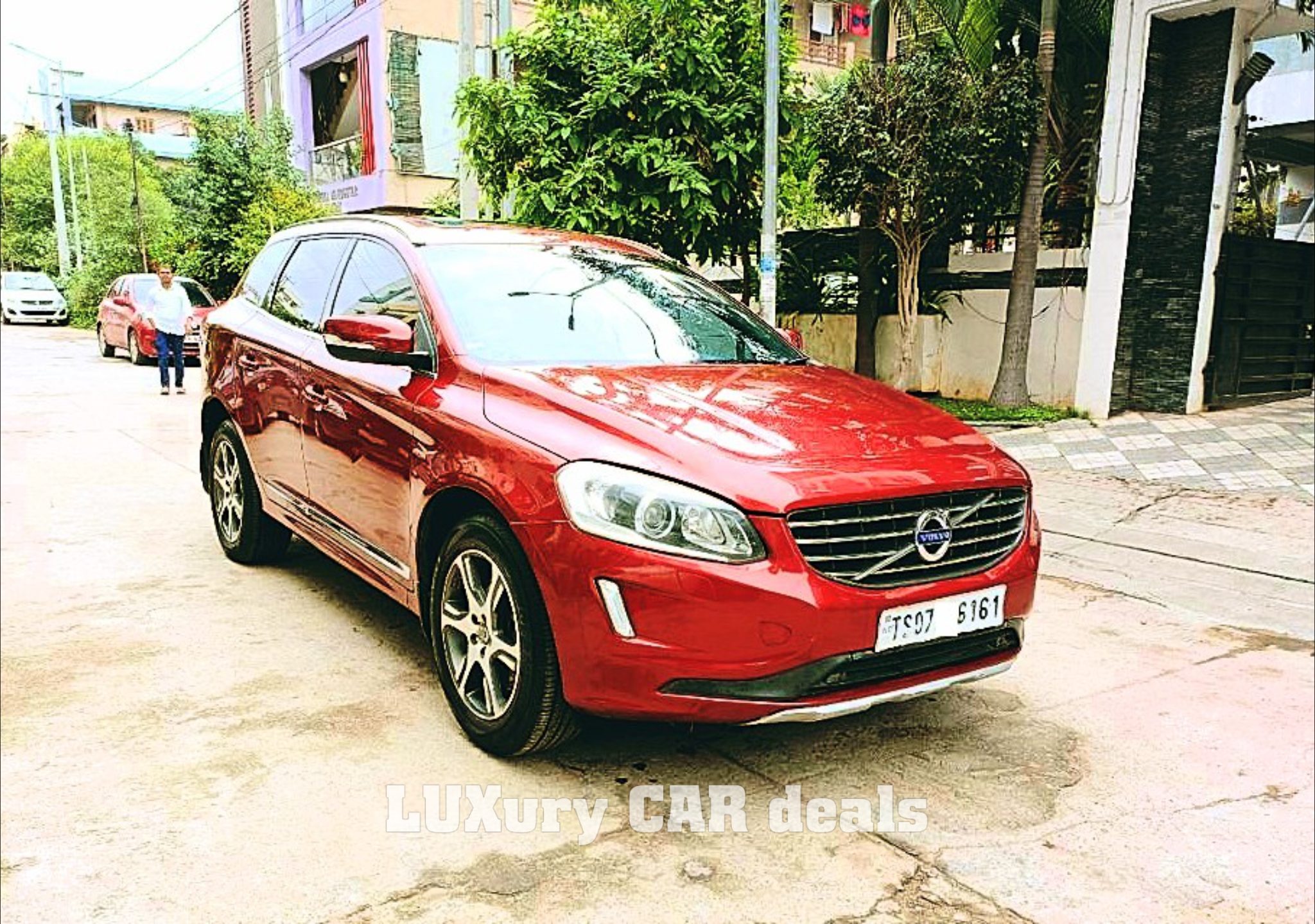 Volvo XC60 2016 Red(Self-Driver)