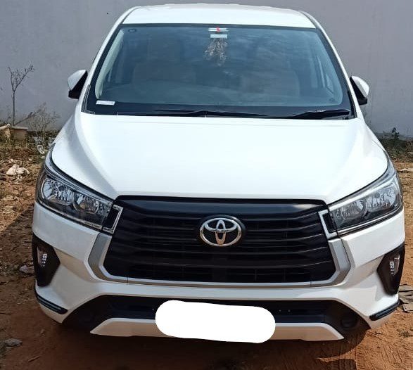 Innova Crysta 2021 White(Self-Driver)